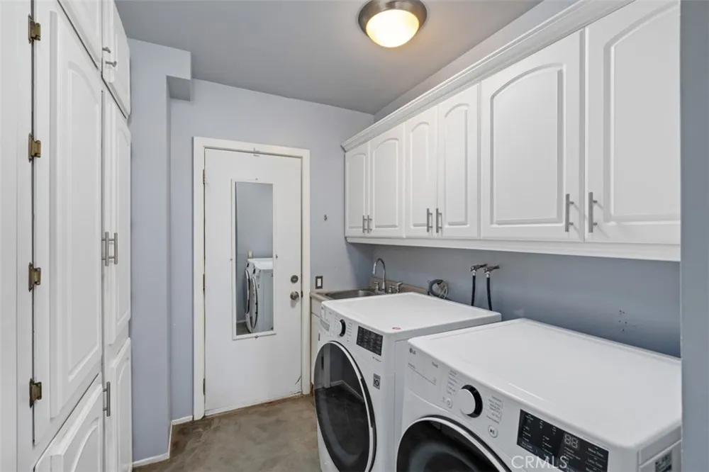 11575 Sunshine Terrace Studio City, CA 91604