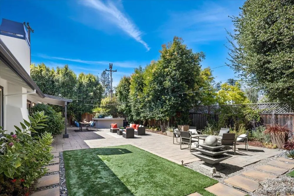 20319 Kirkmont Drive Saratoga, CA 95070
