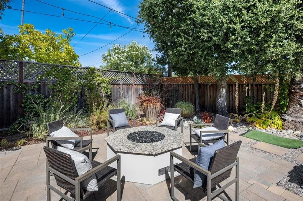 20319 Kirkmont Drive Saratoga, CA 95070