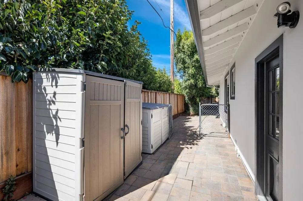 20319 Kirkmont Drive Saratoga, CA 95070