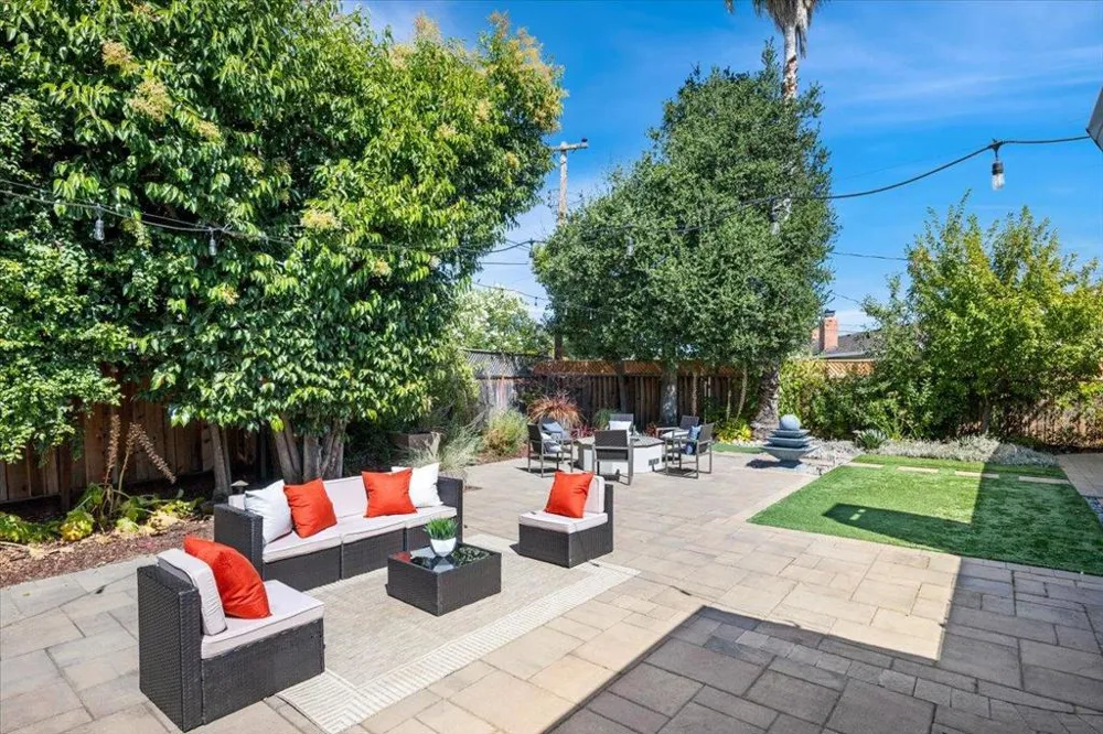 20319 Kirkmont Drive Saratoga, CA 95070