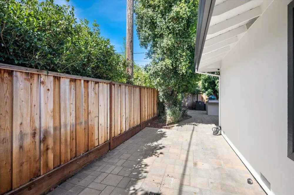 20319 Kirkmont Drive Saratoga, CA 95070