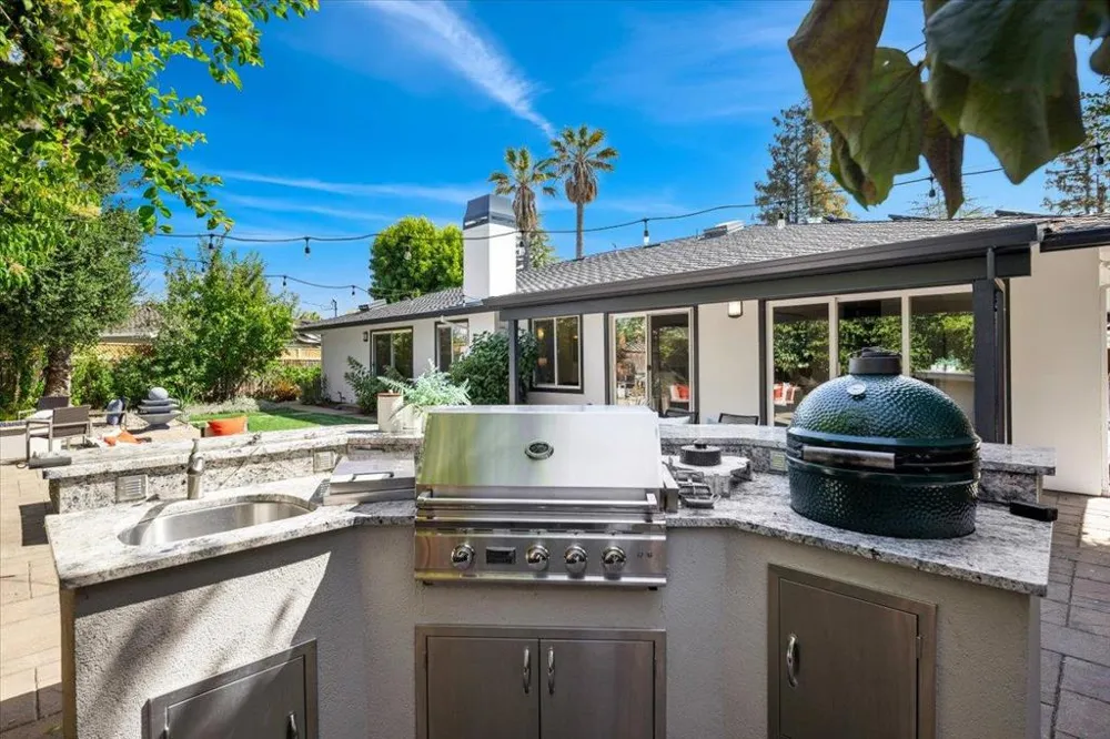 20319 Kirkmont Drive Saratoga, CA 95070
