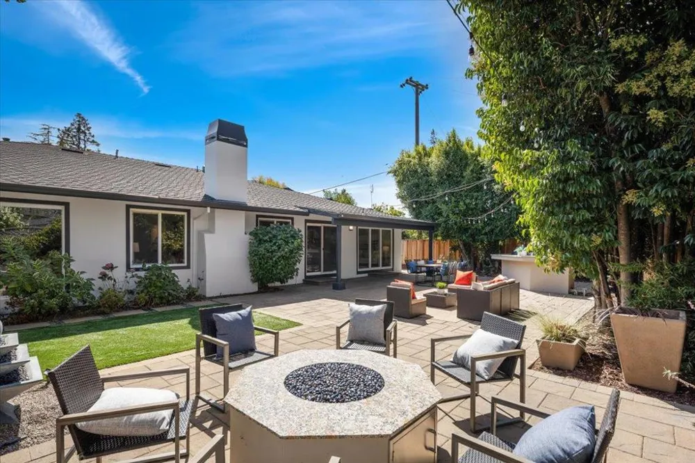 20319 Kirkmont Drive Saratoga, CA 95070