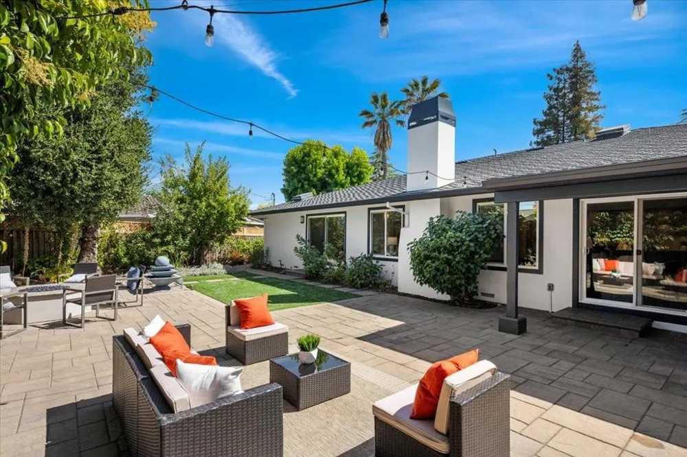 20319 Kirkmont Drive Saratoga, CA 95070