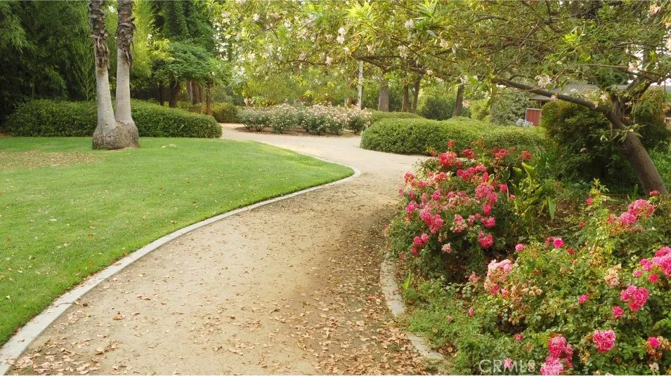 29762 Camino La Cumbre Valencia, CA 91354
