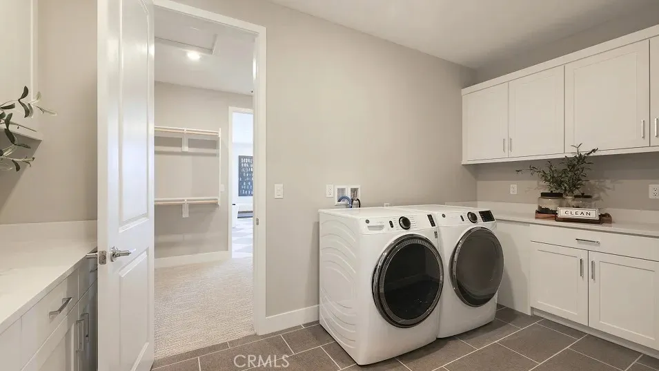 29762 Camino La Cumbre Valencia, CA 91354