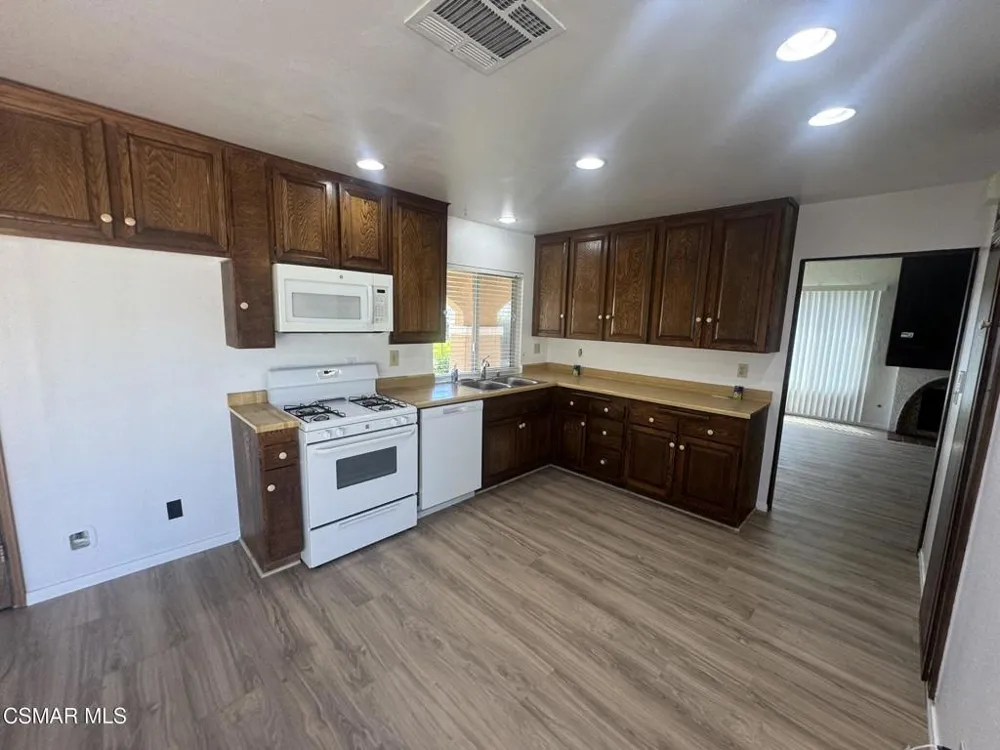 2687 Danton Place Simi Valley, CA 93065