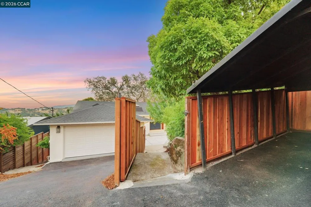 123 Oak Springs Drive San Anselmo, CA 94960