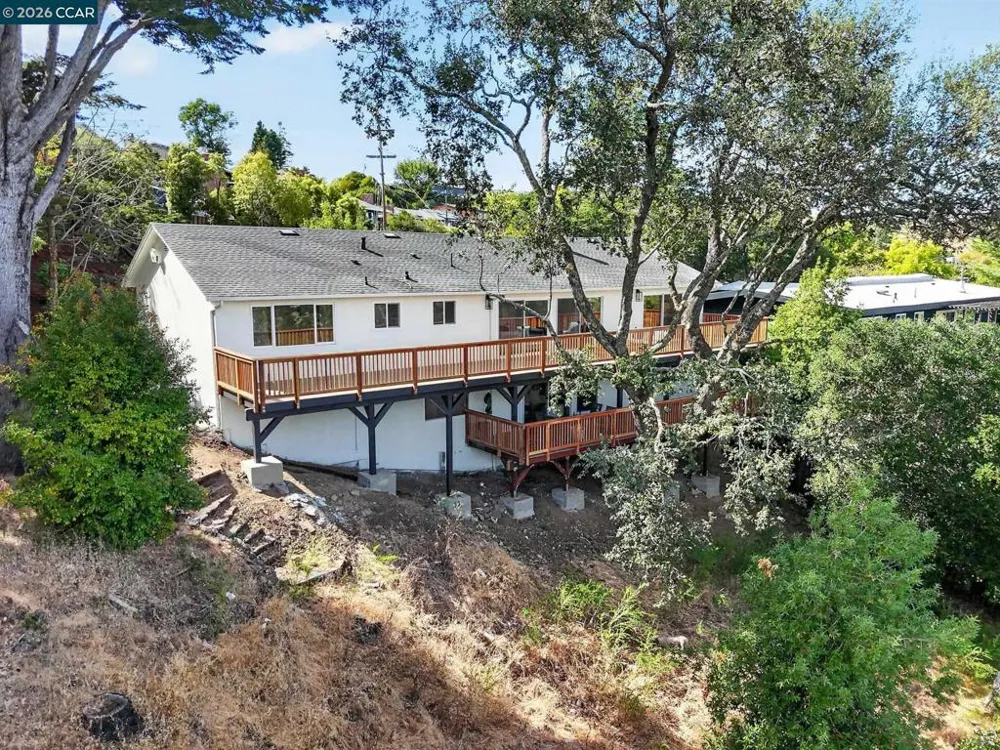 123 Oak Springs Drive San Anselmo, CA 94960