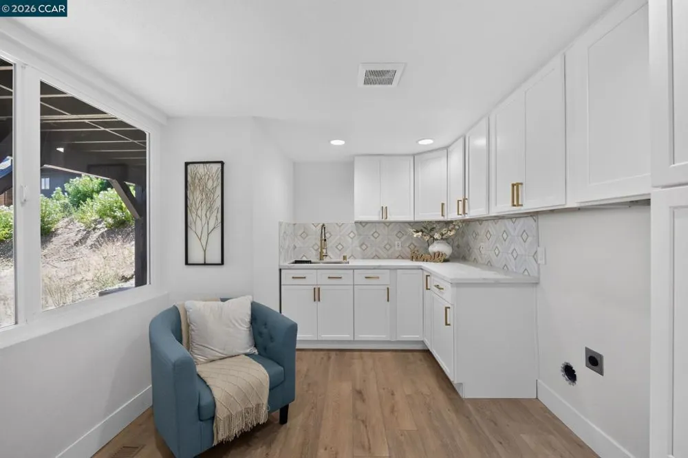 123 Oak Springs Drive San Anselmo, CA 94960