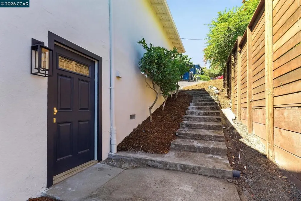 123 Oak Springs Drive San Anselmo, CA 94960