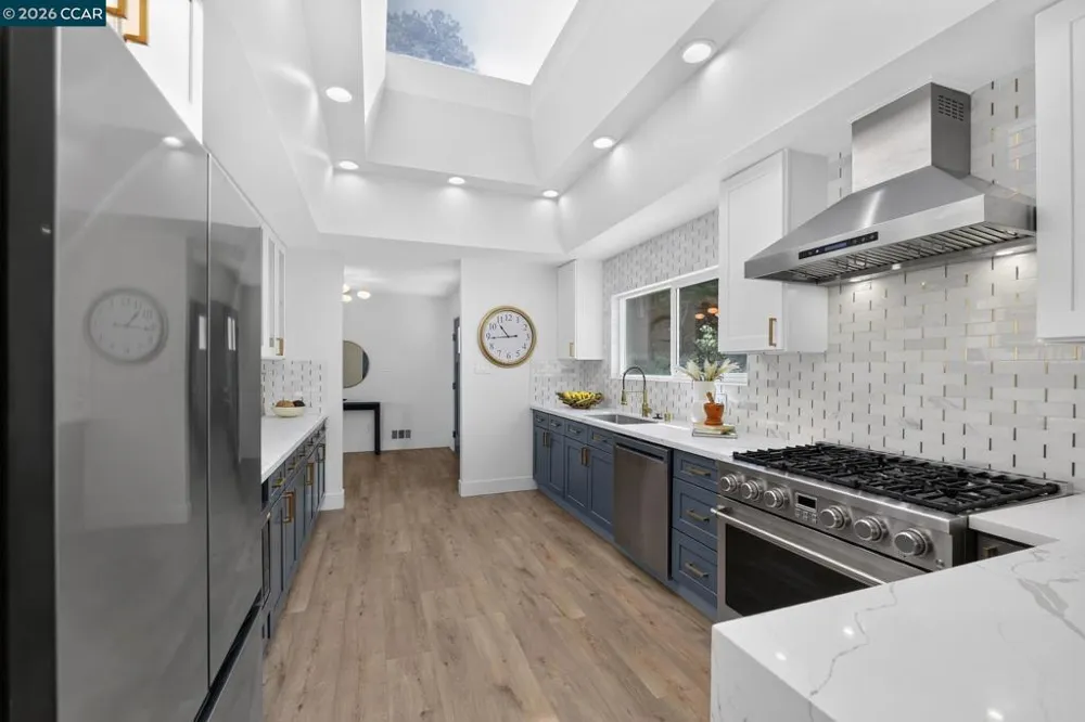 123 Oak Springs Drive San Anselmo, CA 94960