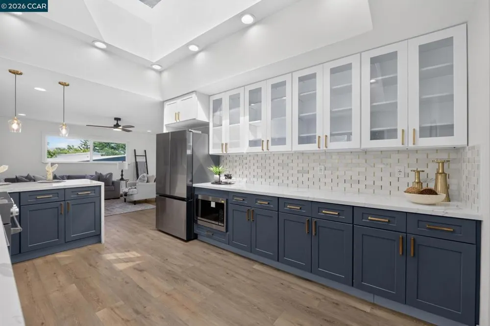 123 Oak Springs Drive San Anselmo, CA 94960