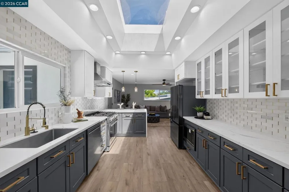 123 Oak Springs Drive San Anselmo, CA 94960