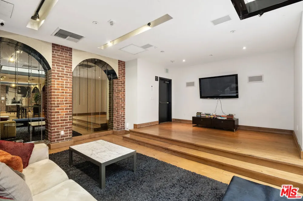 460 S Spring Street #1217 Los Angeles, CA 90013