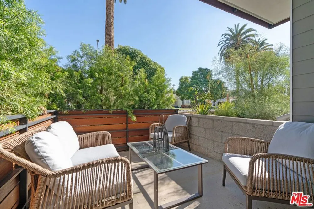 7150 Willoughby Avenue Los Angeles, CA 90046