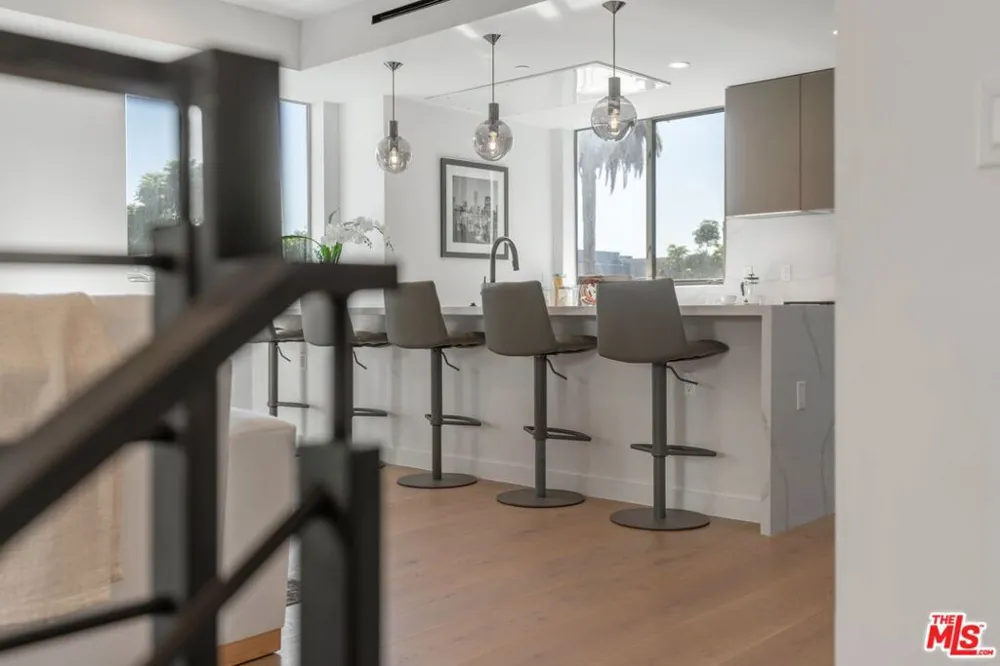 7150 Willoughby Avenue Los Angeles, CA 90046