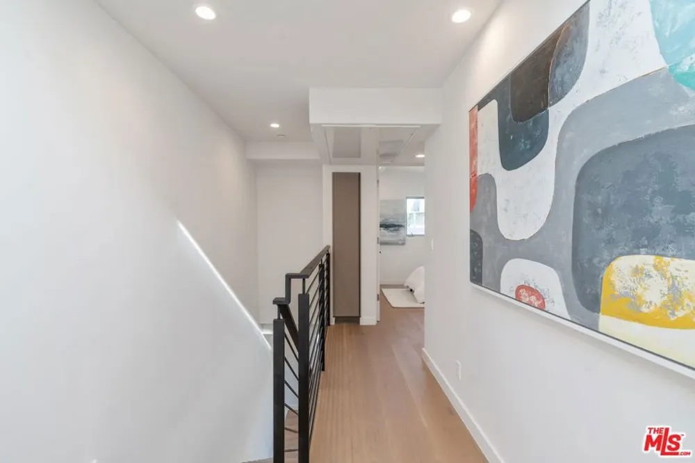 7150 Willoughby Avenue Los Angeles, CA 90046