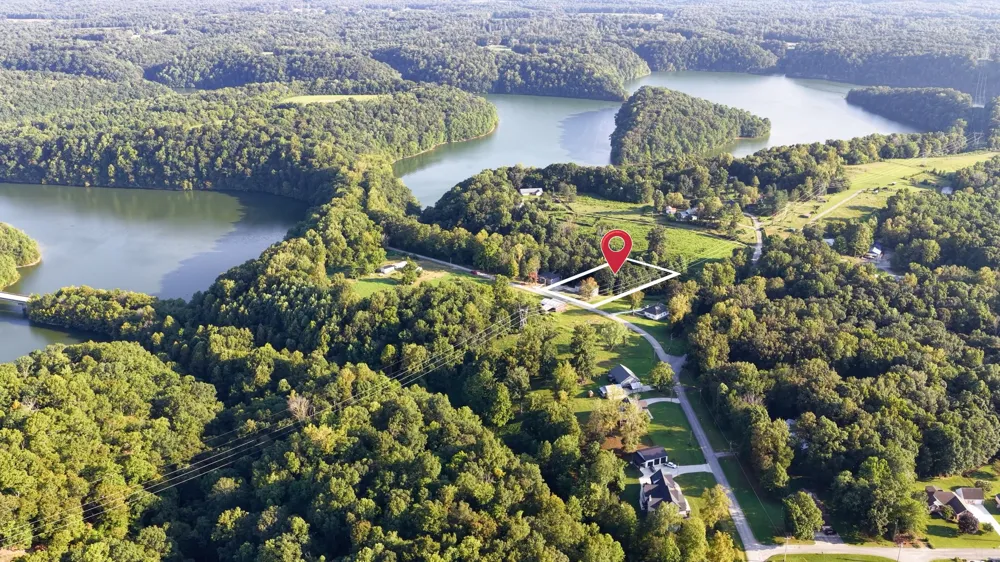 84 Devils Backbone Ln Manchester, TN 37355