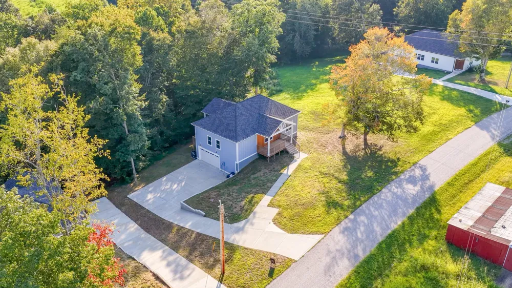 84 Devils Backbone Ln Manchester, TN 37355