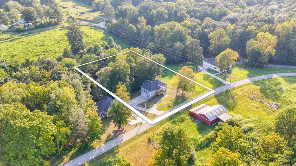84 Devils Backbone Ln Manchester, TN 37355