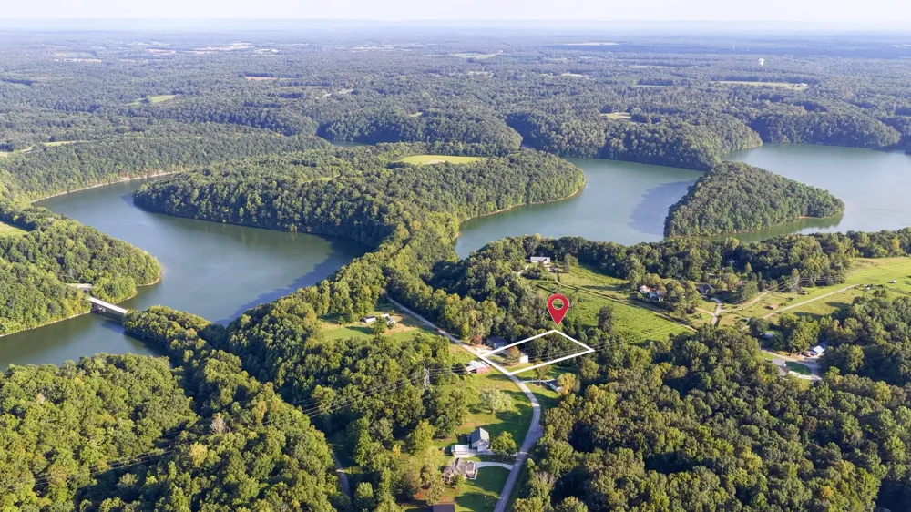 84 Devils Backbone Ln Manchester, TN 37355