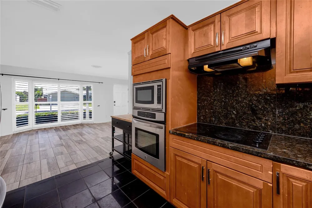 1744 HARBOR CIRCLE E Largo, FL 33770