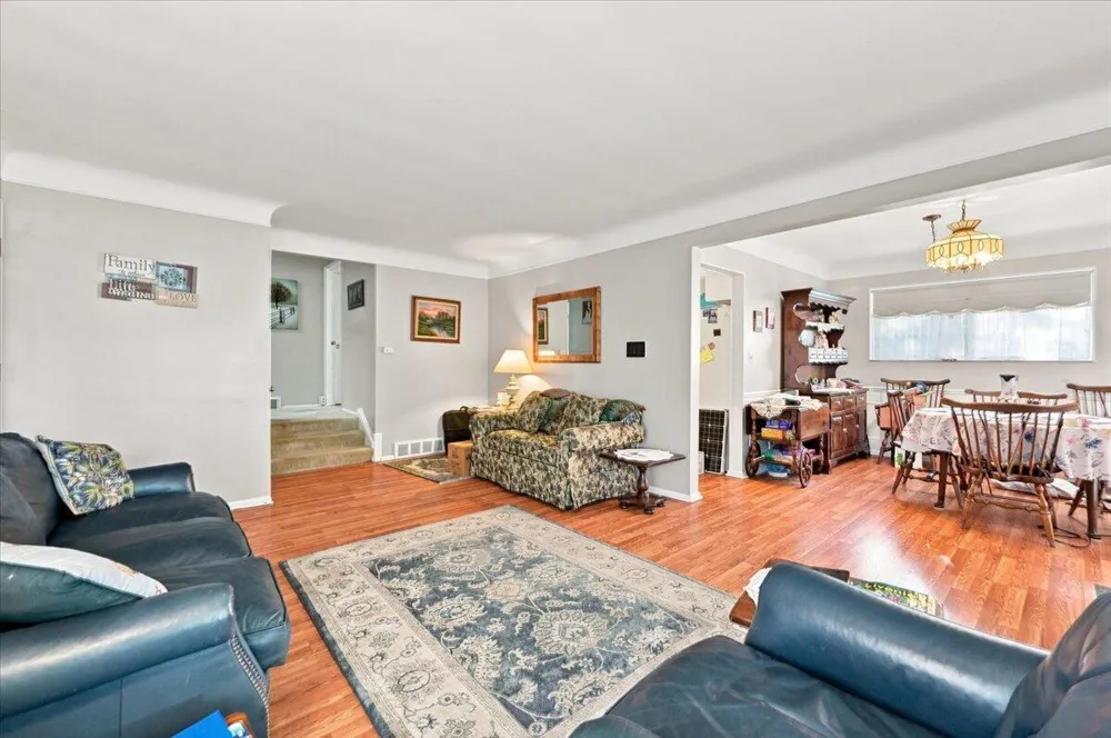 27445 Buckingham Street Livonia City, MI 48154