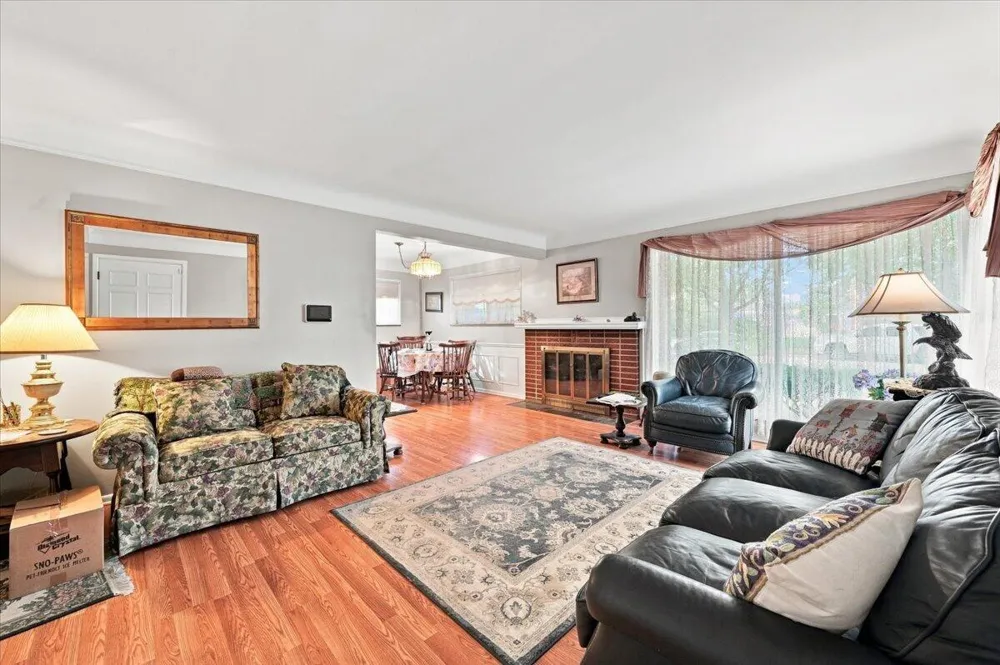 27445 Buckingham Street Livonia City, MI 48154