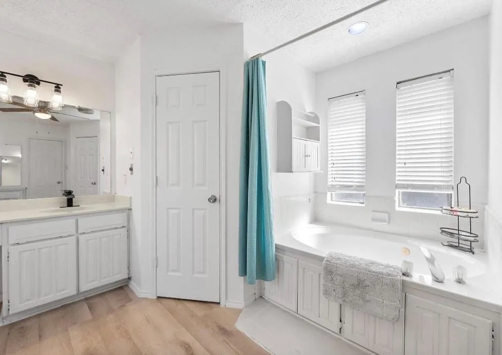 807 Fondren Drive Arlington, TX 76001