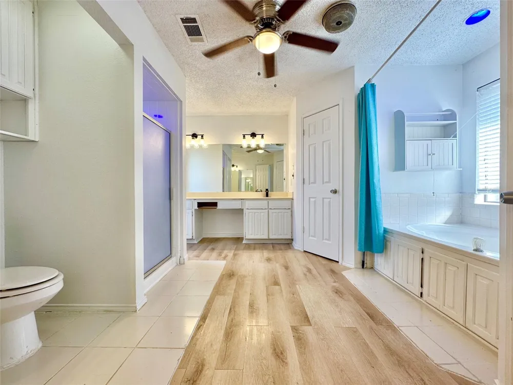 807 Fondren Drive Arlington, TX 76001