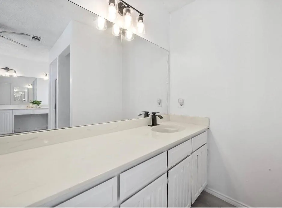 807 Fondren Drive Arlington, TX 76001