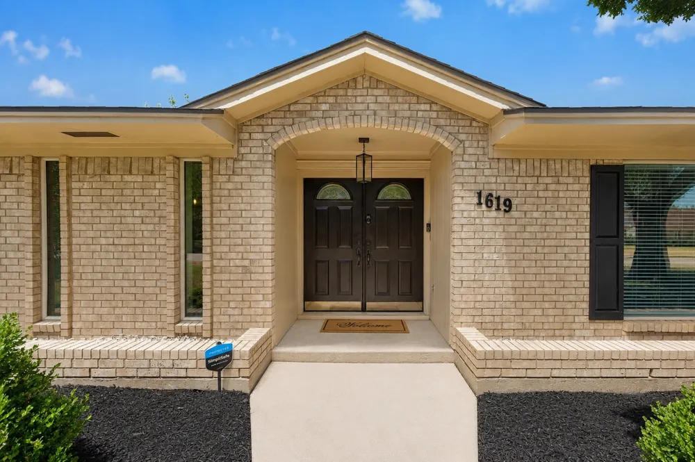 1619 University Drive Richardson, TX 75081