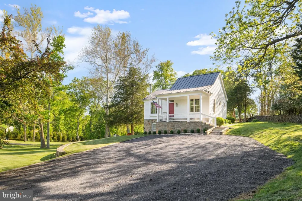 23375 POTTS MILL ROAD Middleburg, VA 20117