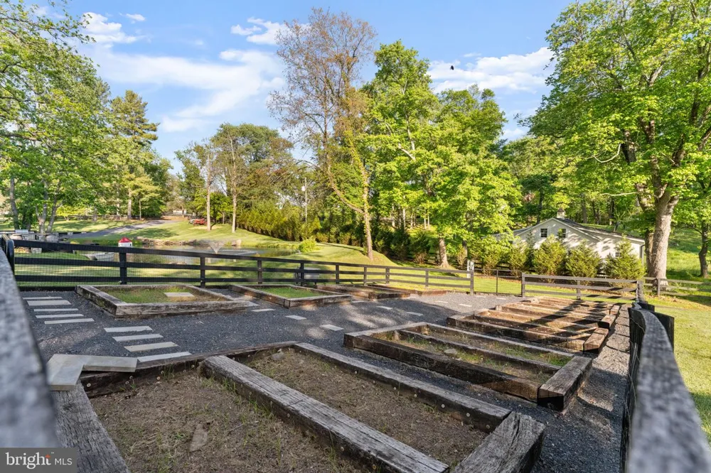 23375 POTTS MILL ROAD Middleburg, VA 20117