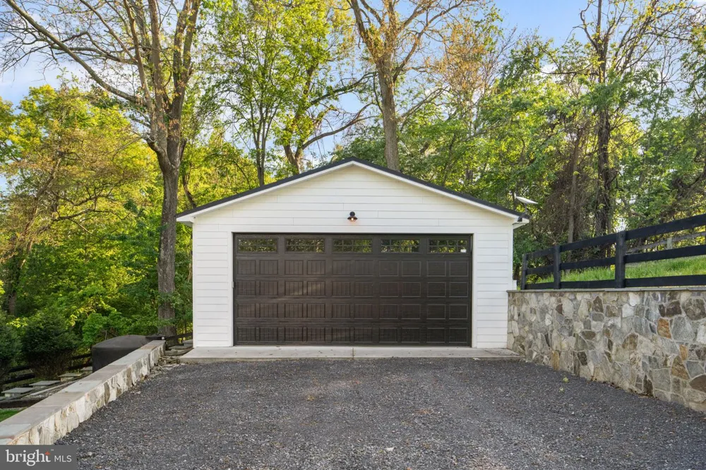 23375 POTTS MILL ROAD Middleburg, VA 20117