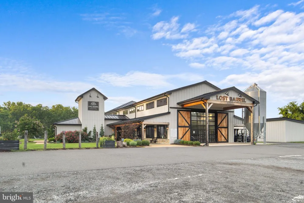 23375 POTTS MILL ROAD Middleburg, VA 20117