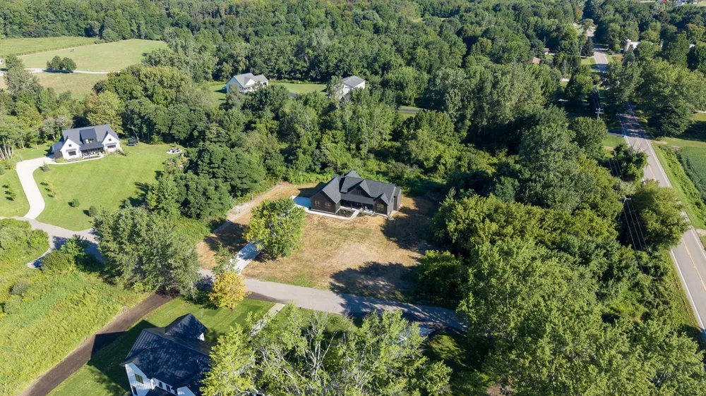 6011 Hidden Creek Trail Hamilton, MI 49419