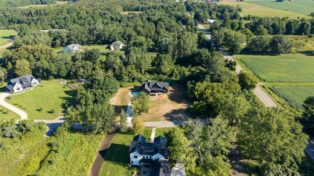 6011 Hidden Creek Trail Hamilton, MI 49419