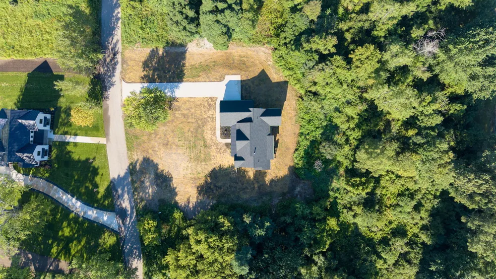 6011 Hidden Creek Trail Hamilton, MI 49419