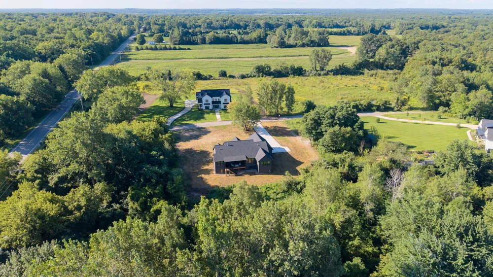 6011 Hidden Creek Trail Hamilton, MI 49419