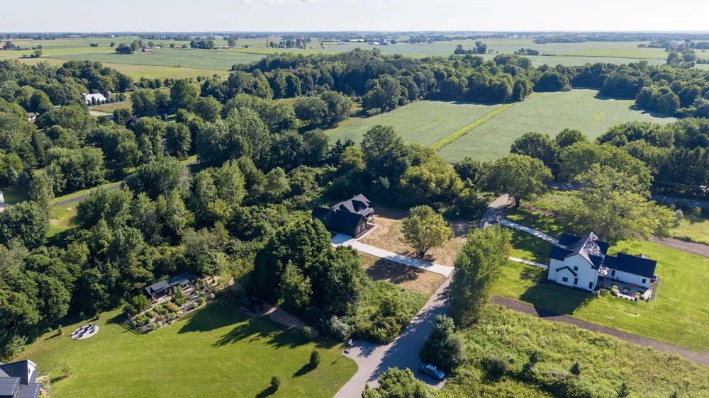 6011 Hidden Creek Trail Hamilton, MI 49419