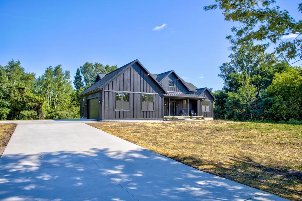 6011 Hidden Creek Trail Hamilton, MI 49419