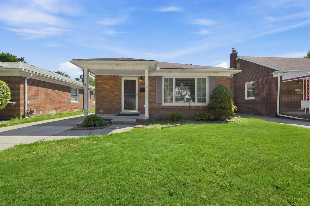 11386 Hemingway Street Redford, MI 48239