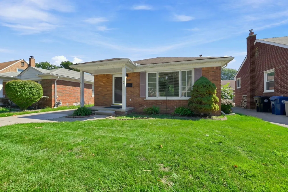 11386 Hemingway Street Redford, MI 48239