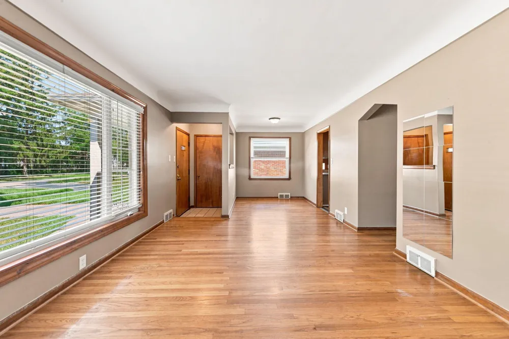 11386 Hemingway Street Redford, MI 48239