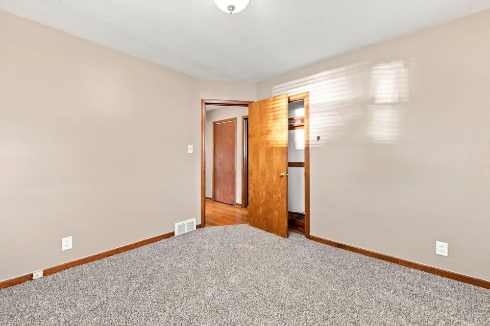 11386 Hemingway Street Redford, MI 48239