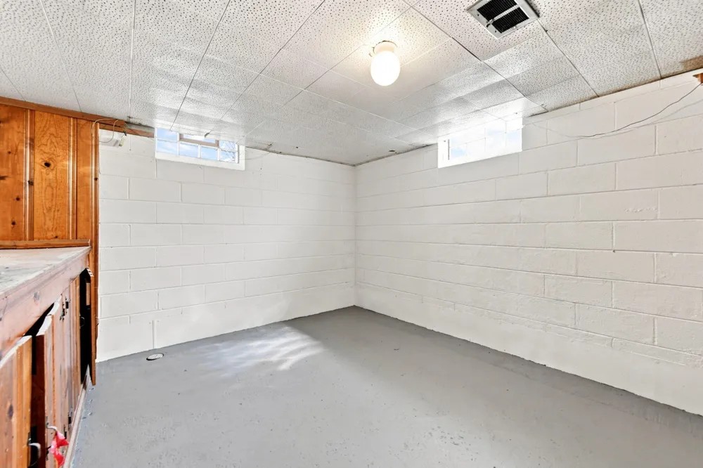 11386 Hemingway Street Redford, MI 48239