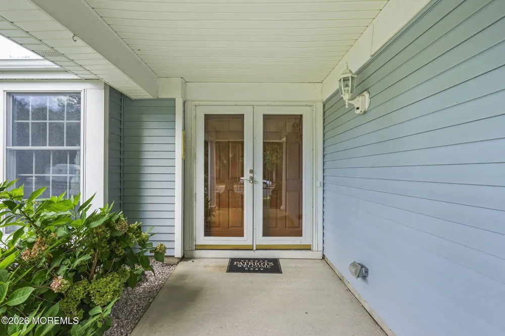513 Waterford Drive Manchester, NJ 08759
